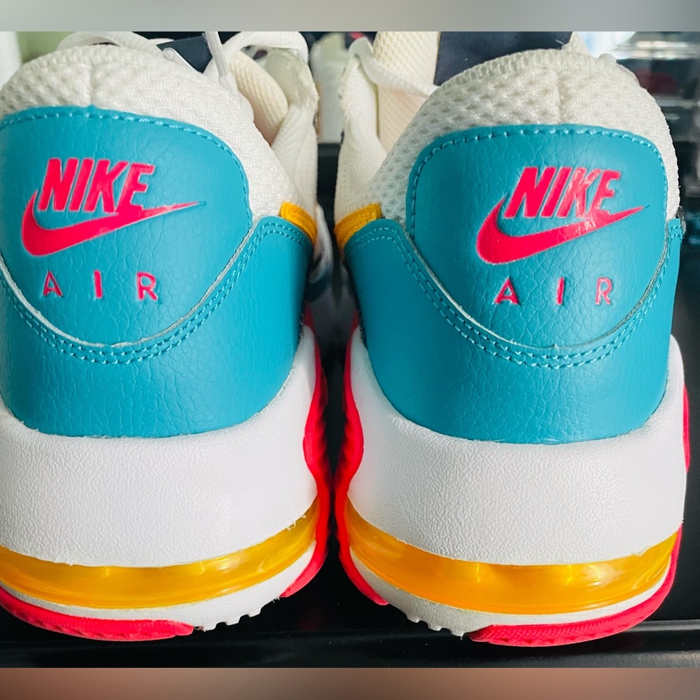 Nike Air Max “Dusty Cactus”White,Teal ,Pink
Laser Orange,Thunder Blue
11M - Picture 5 of 10